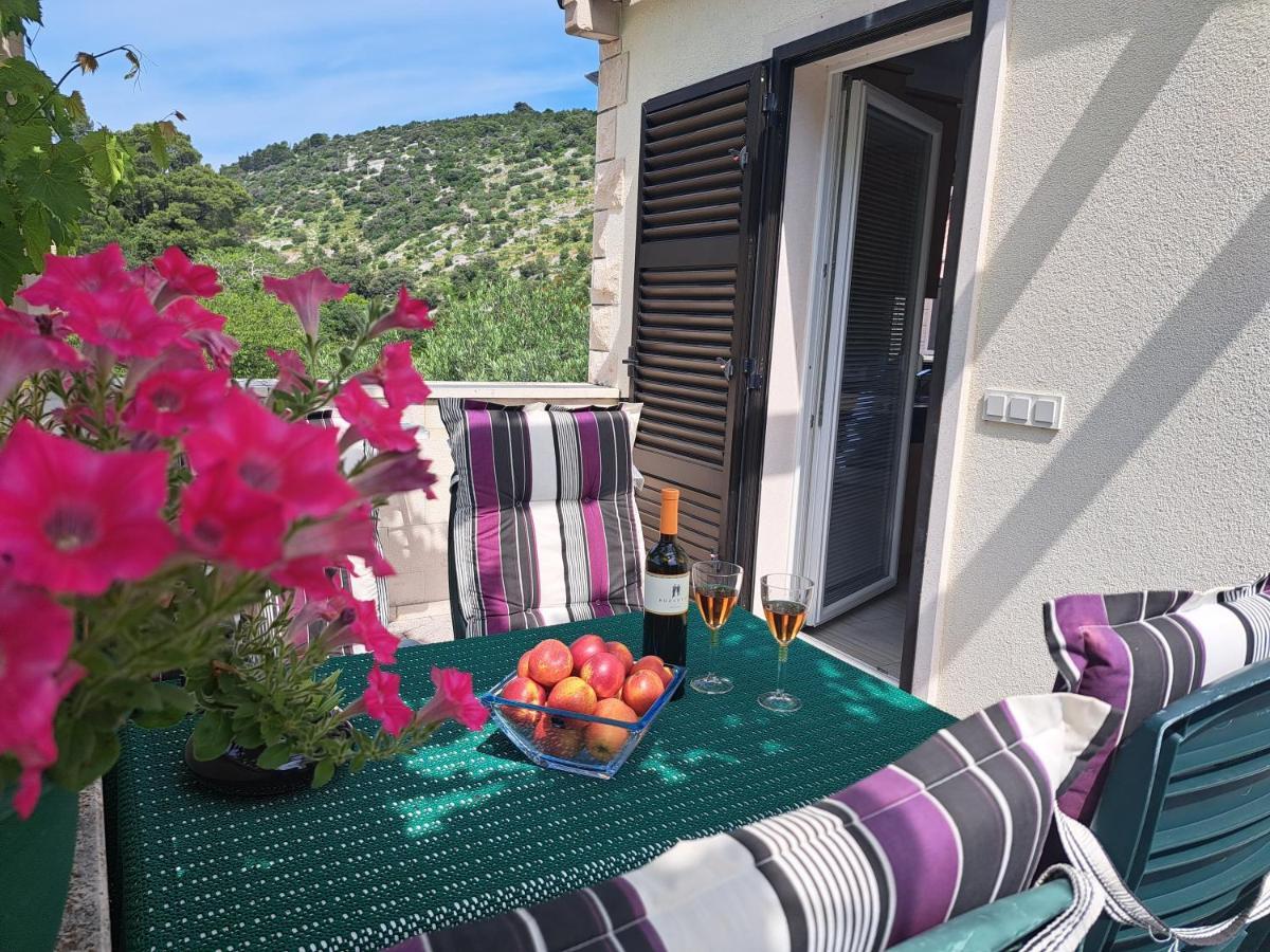 Apartments Darija & Pero Pucisca Dış mekan fotoğraf