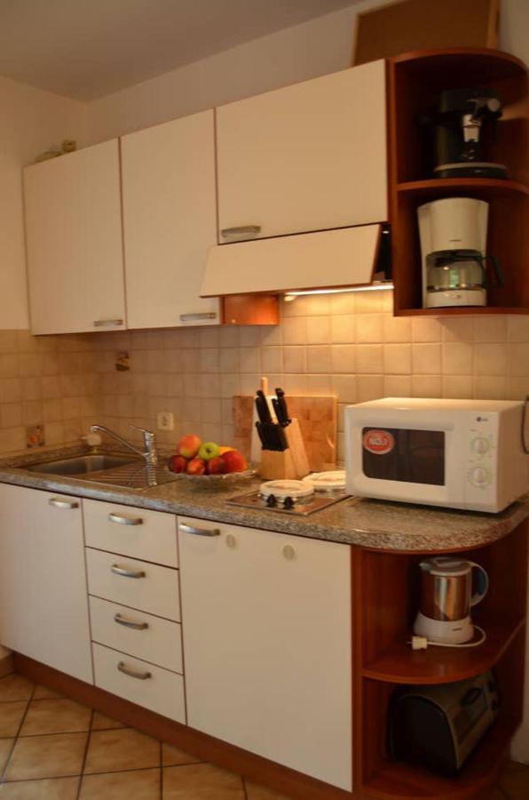 Apartments Darija & Pero Pucisca Dış mekan fotoğraf